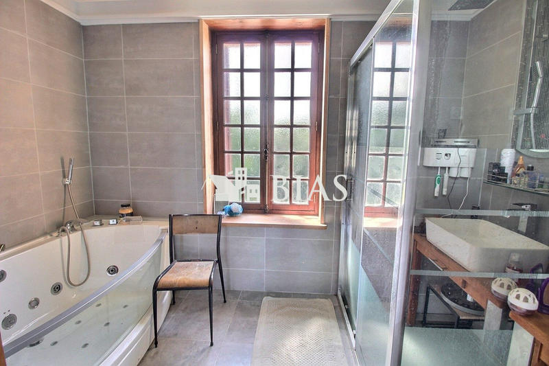 Maison - 142 m² - 7 pièces