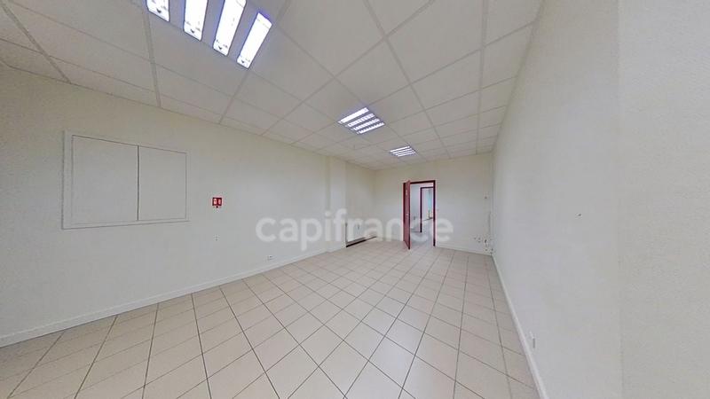 Bureau - 150 m² - 9 pièces