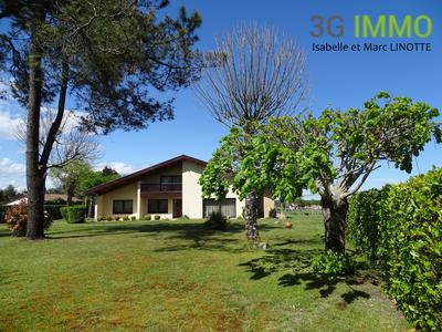 Maison - 208 m² - 8 pièces