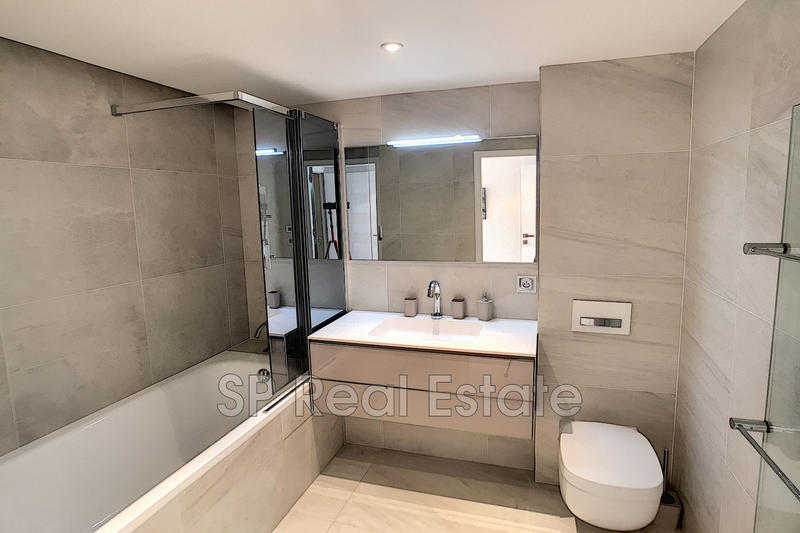 Appartement - 95 m² - 3 pièces