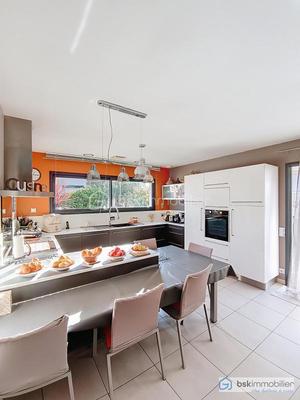 Maison traditionnelle - 145 m² - 5 pièces