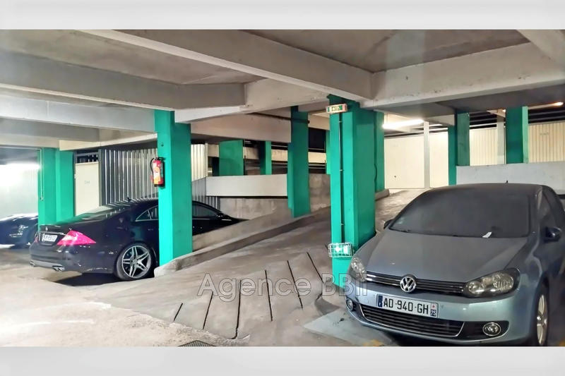 Parking / Garage - 13 m²