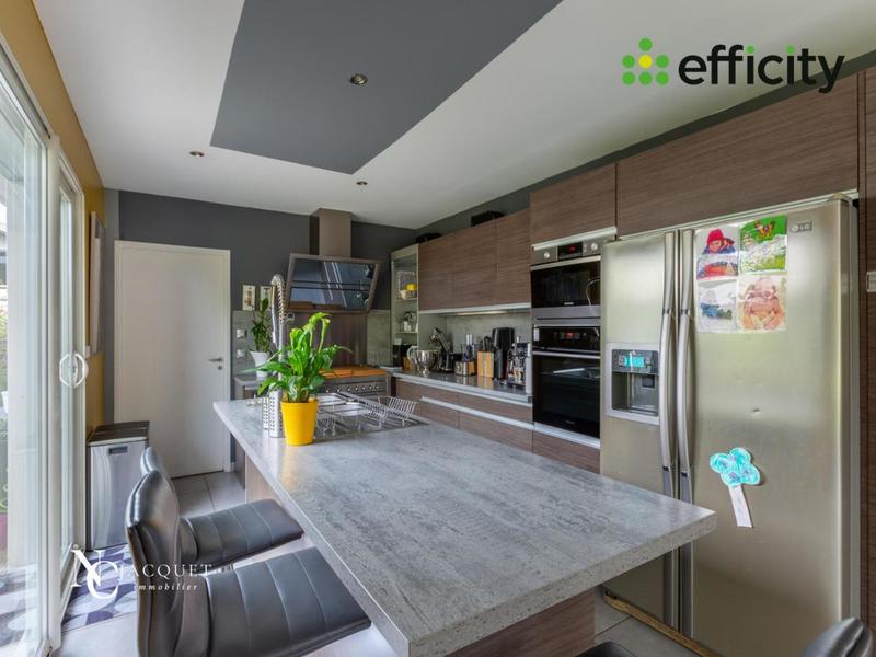 Maison - 161 m² - 7 pièces