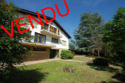 Maison - 287 m² - 10 pièces