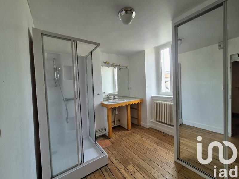 Maison - 250 m² - 8 pièces