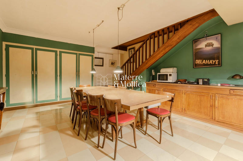 Maison - 550 m² - 20 pièces