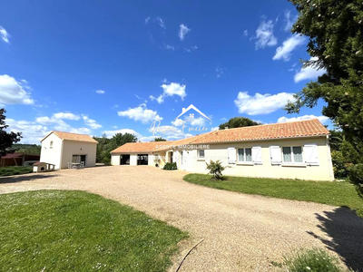 Maison - 151 m² - 8 pièces