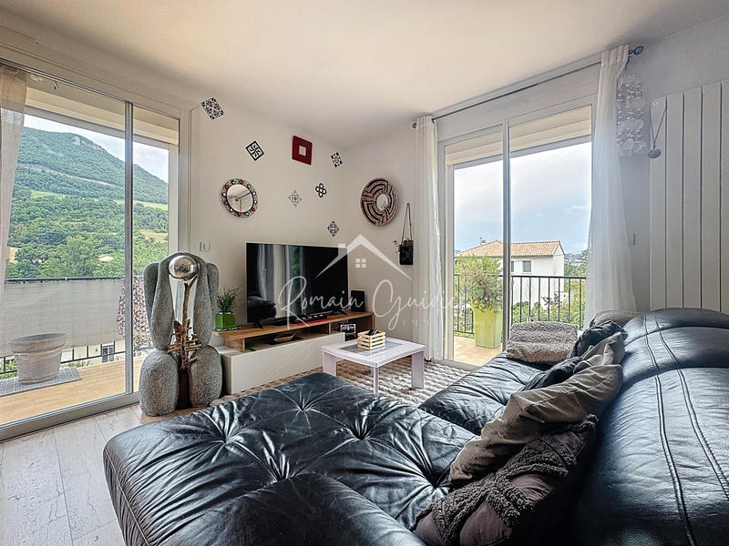 Appartement - 98 m² - 4 pièces