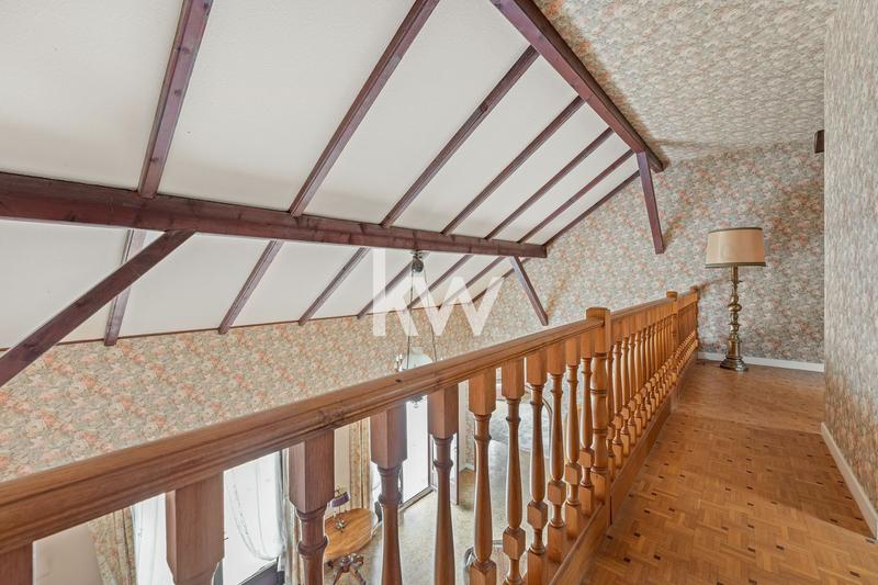 Maison - 424 m² - 9 pièces