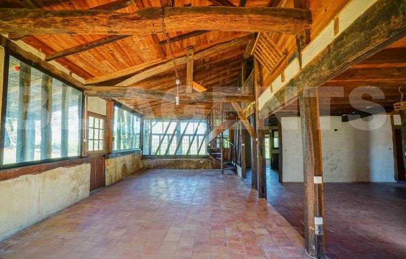 Propriété - 400 m² - 15 pièces