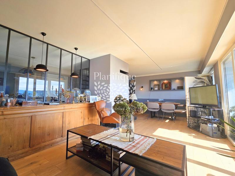 Duplex - 176 m² - 6 pièces