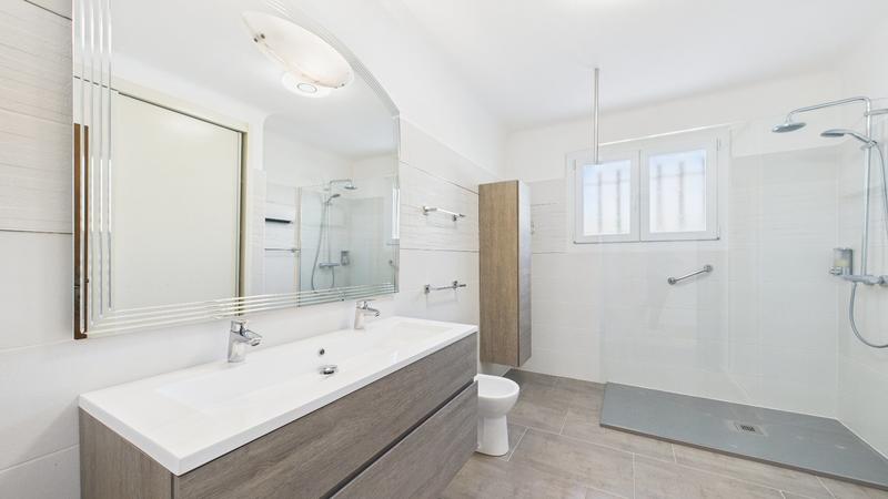 Maison - 270 m² - 13 pièces