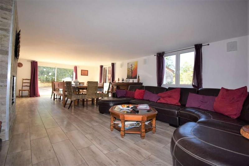 Corps de ferme - 800 m² - 8 pièces