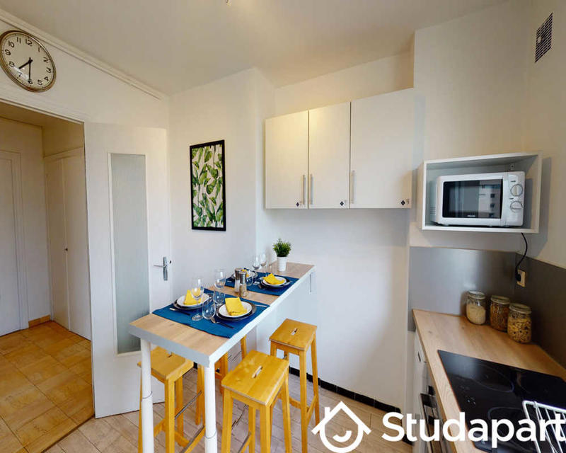 Chambre - 70 m² - 1 pièce