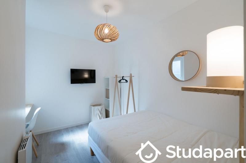 Chambre - 11 m² - 1 pièce