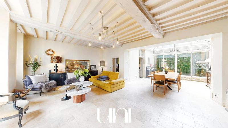 Maison - 300 m² - 9 pièces