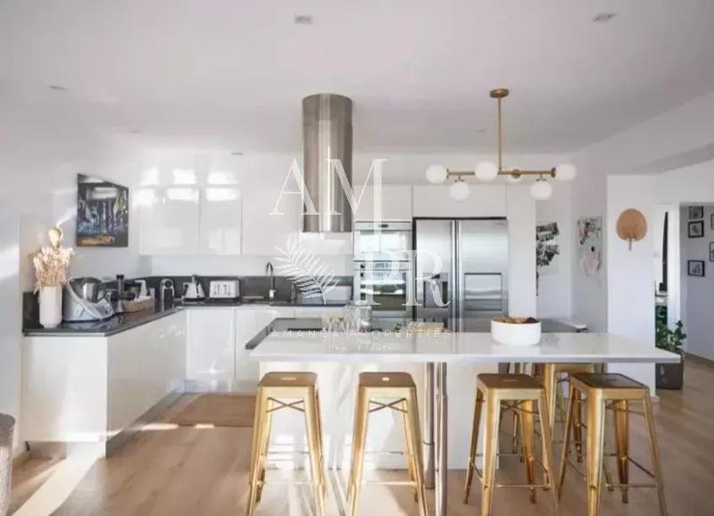 Maison - 148 m² - 6 pièces