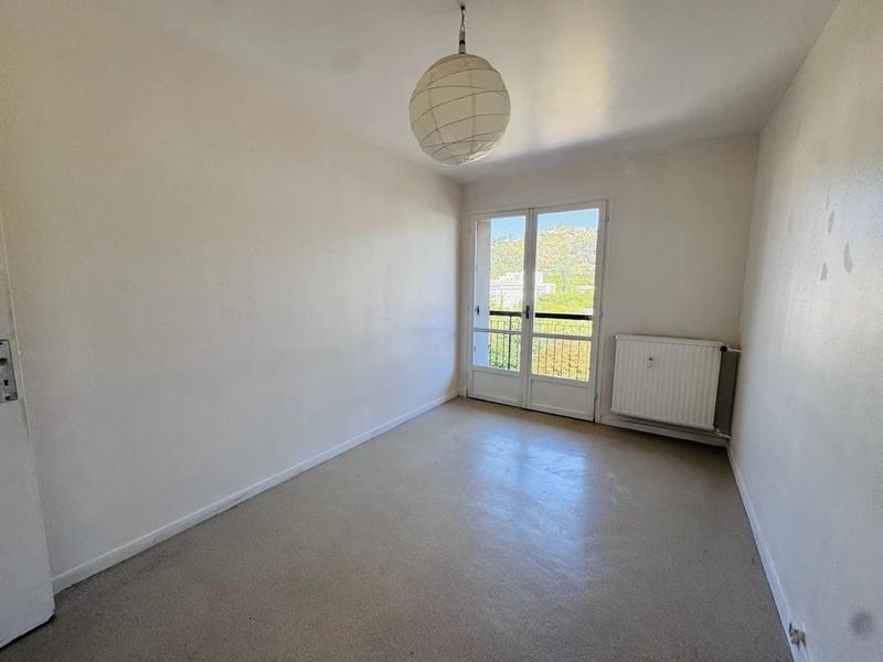 Appartement - 82 m² - 3 pièces