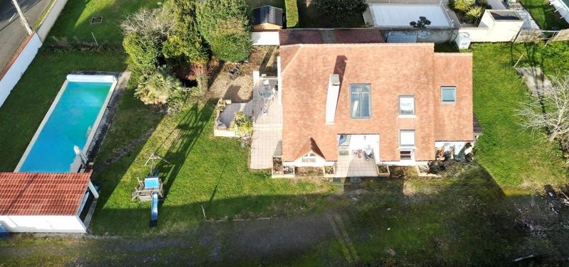 Maison - 160 m² - 7 pièces