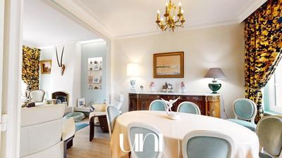 Maison de maîtres - 260 m² - 8 pièces