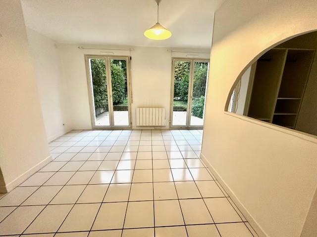 Studio - 30 m² - 1 pièce