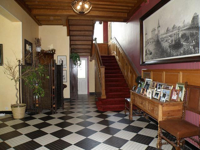 Maison - 326 m² - 8 pièces