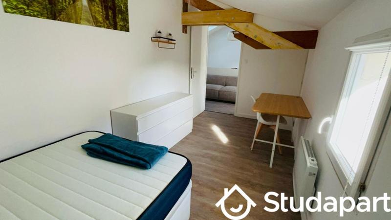 Chambre - 50 m² - 1 pièce