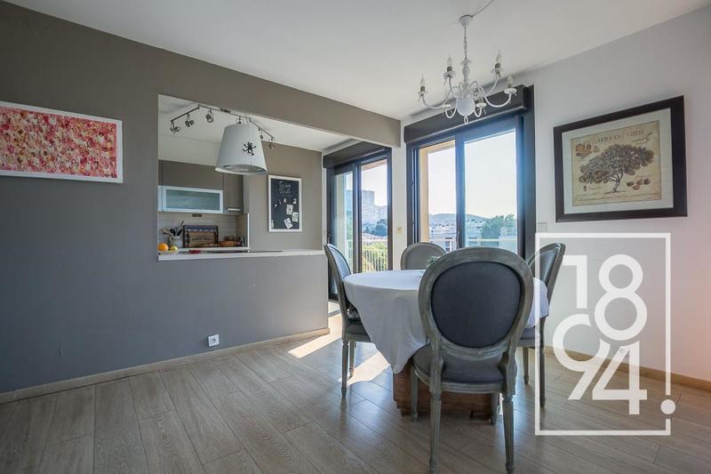 Appartement - 104 m² - 4 pièces