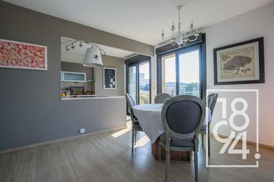 Appartement - 104 m² - 4 pièces