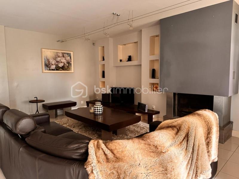 Propriété - 260 m² - 10 pièces