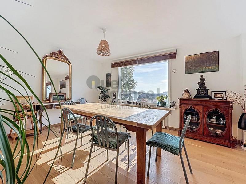 Maison - 161 m² - 8 pièces