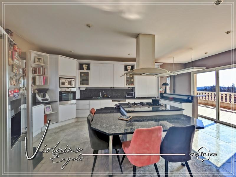 Propriété - 547 m² - 15 pièces