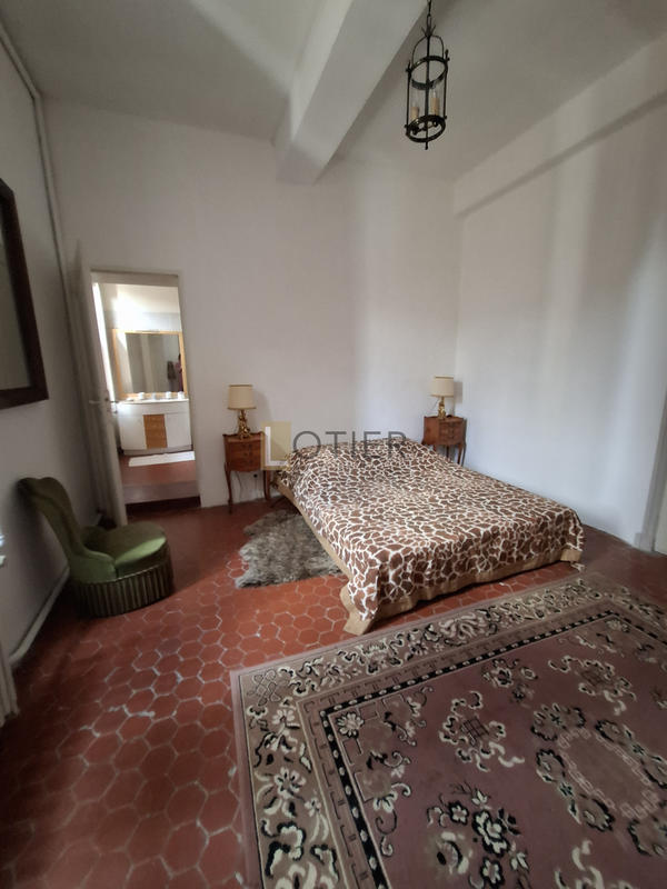 Maison - 300 m² - 10 pièces