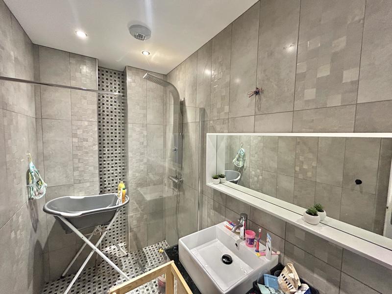 Appartement - 100 m² - 5 pièces