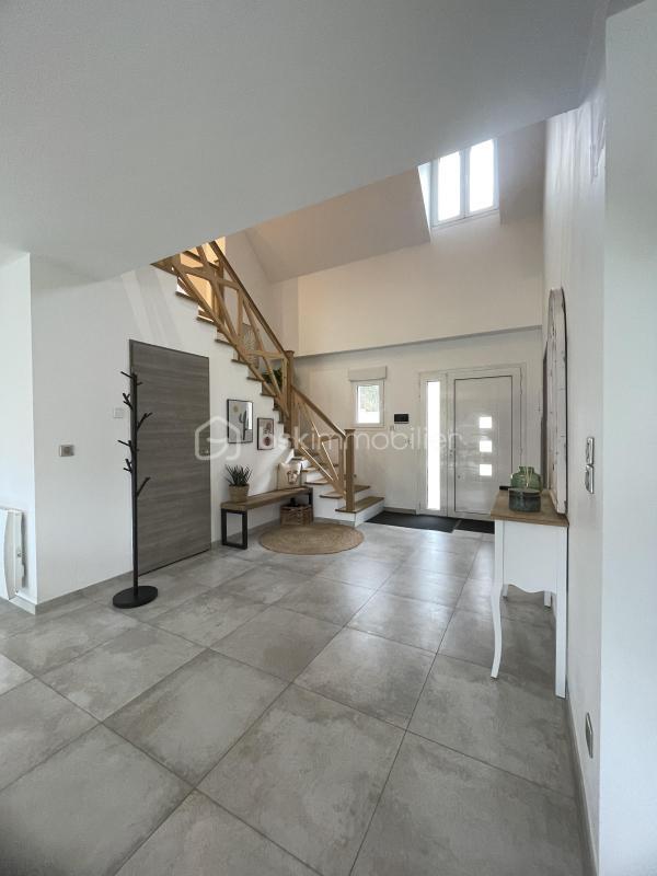 Maison - 222 m² - 7 pièces