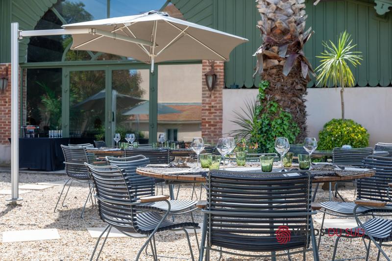 Fonds de commerce - 895 m²