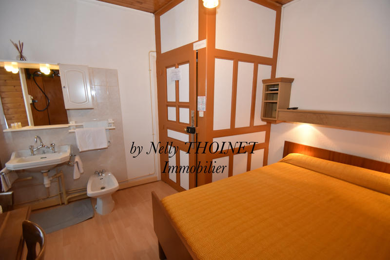 Local commercial - 400 m² - 22 pièces