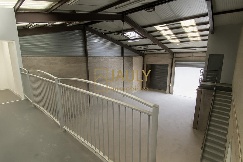 Entrepôt - 625 m²