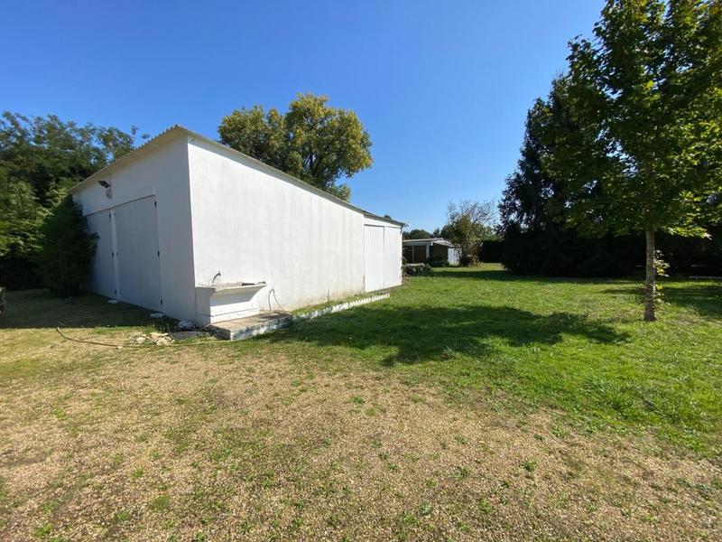 Terrain constructible - 1 128 m²