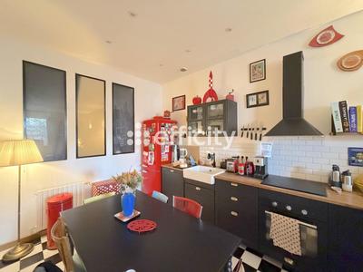 Appartement - 80 m² - 3 pièces