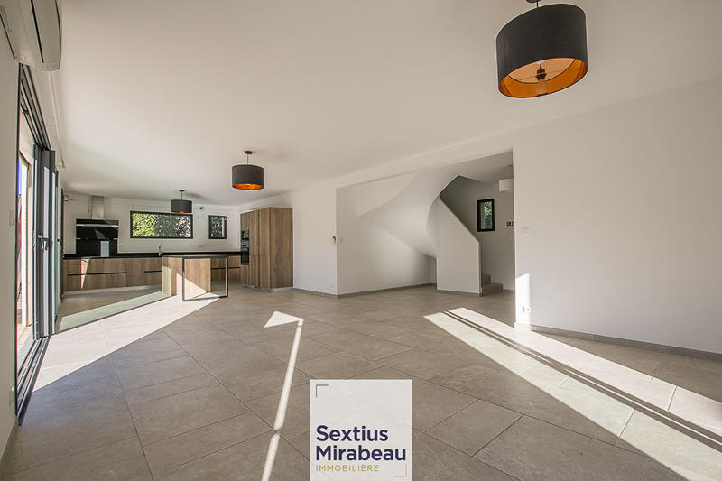 Demeure - 175 m² - 6 pièces