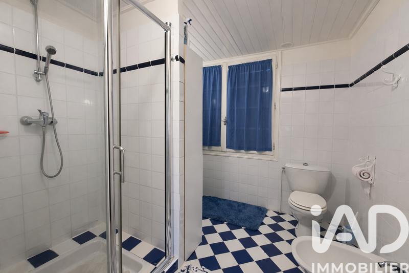 Maison - 200 m² - 8 pièces