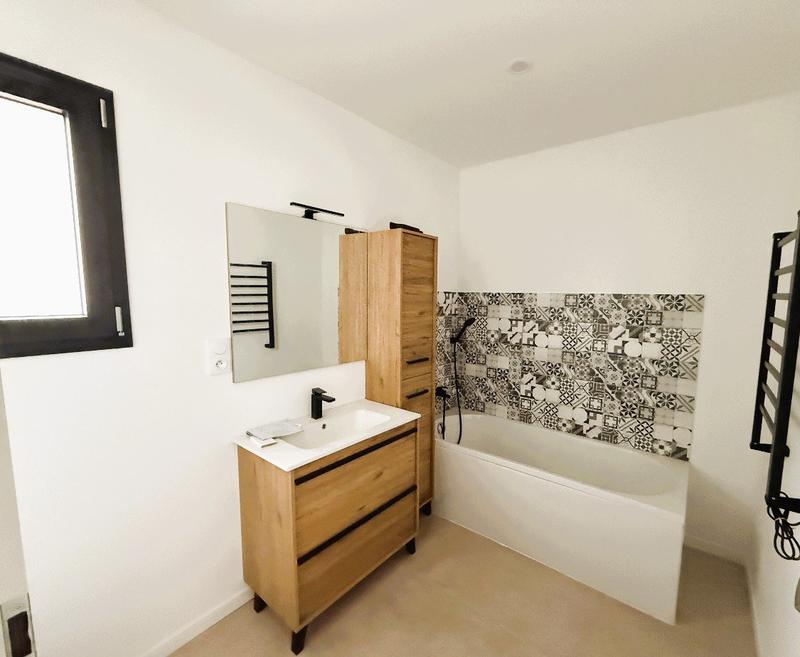 Maison - 199 m² - 8 pièces