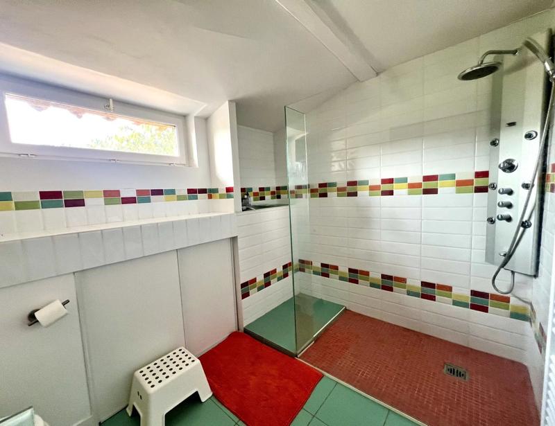 Maison - 280 m² - 10 pièces