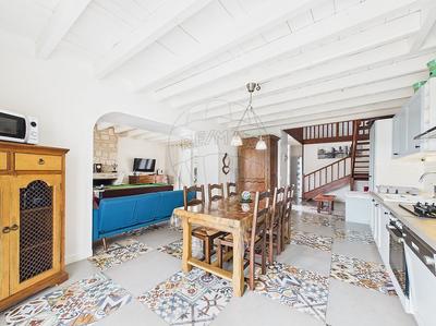 Maison - 271 m² - 10 pièces