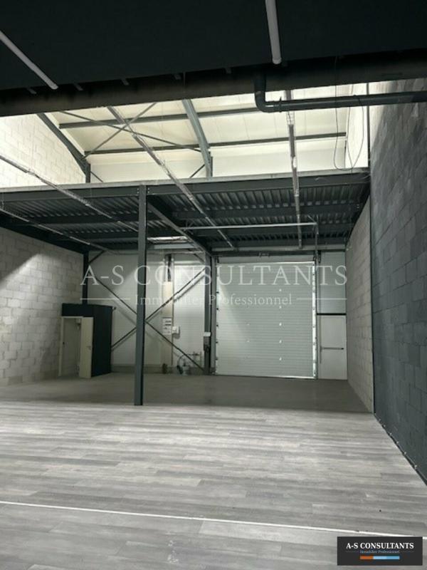 Local commercial - 2 315 m²