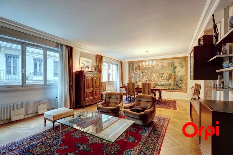 Appartement - 152 m² - 6 pièces