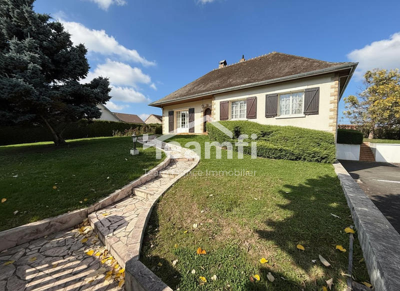 Maison - 160 m² - 8 pièces