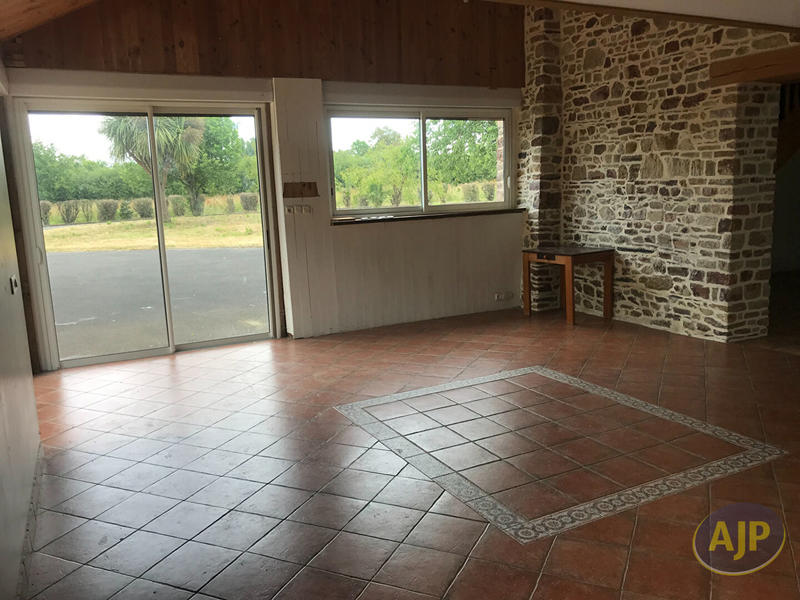 Maison - 280 m² - 9 pièces