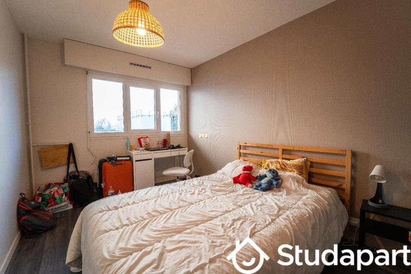 Chambre - 11 m² - 1 pièce